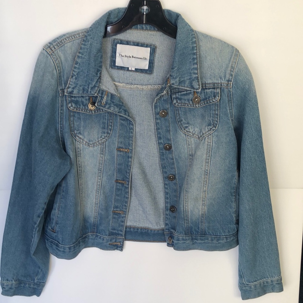The Style Between Us Denim Jean Jacket Size L